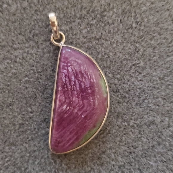 Ruby zoisite pendant. - Picture 4 of 6